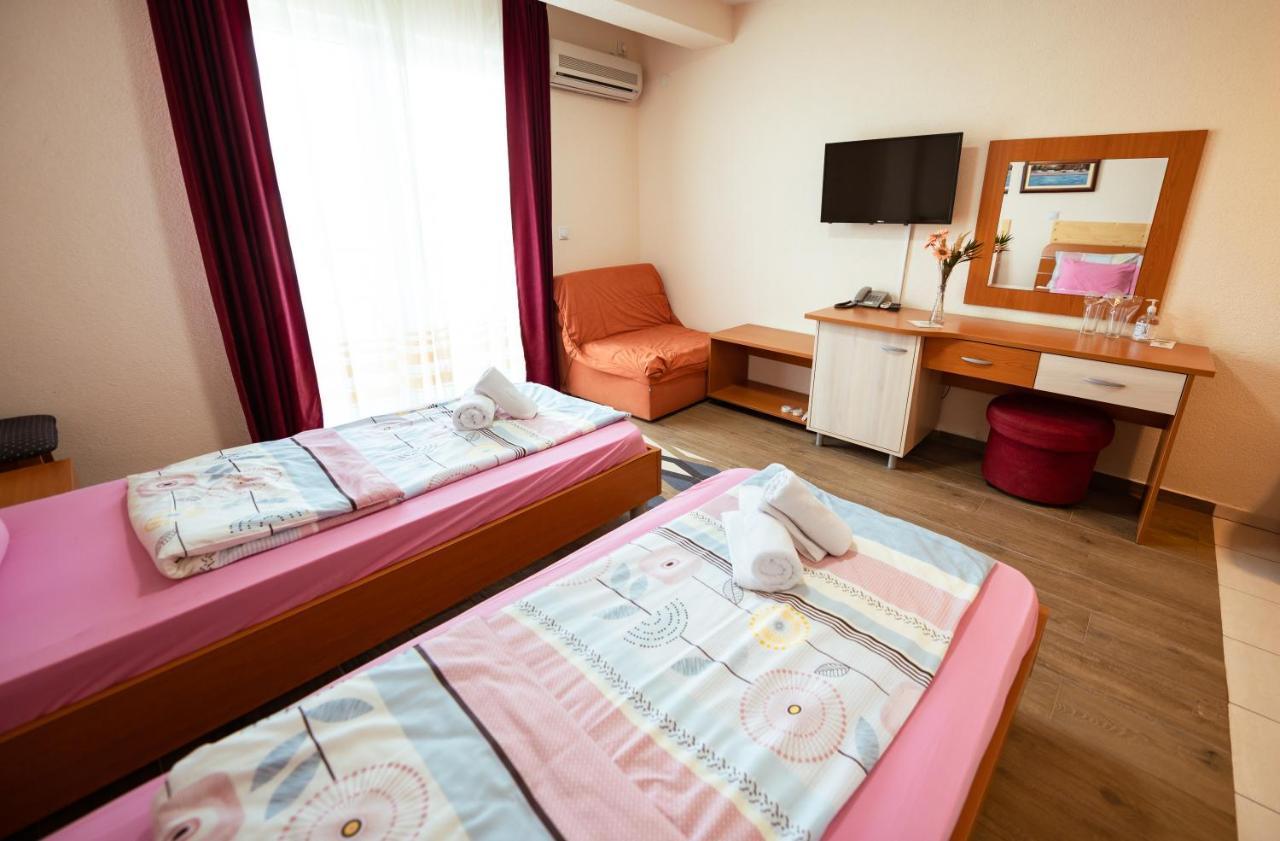 Hotel Holiday-M Ohrid Kültér fotó