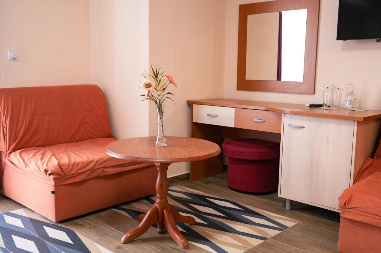 Hotel Holiday-M Ohrid Kültér fotó