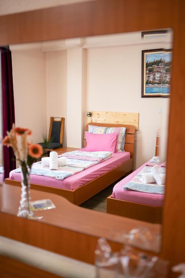 Hotel Holiday-M Ohrid Kültér fotó