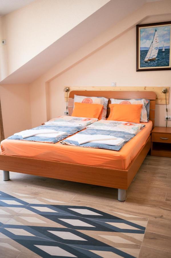 Hotel Holiday-M Ohrid Kültér fotó
