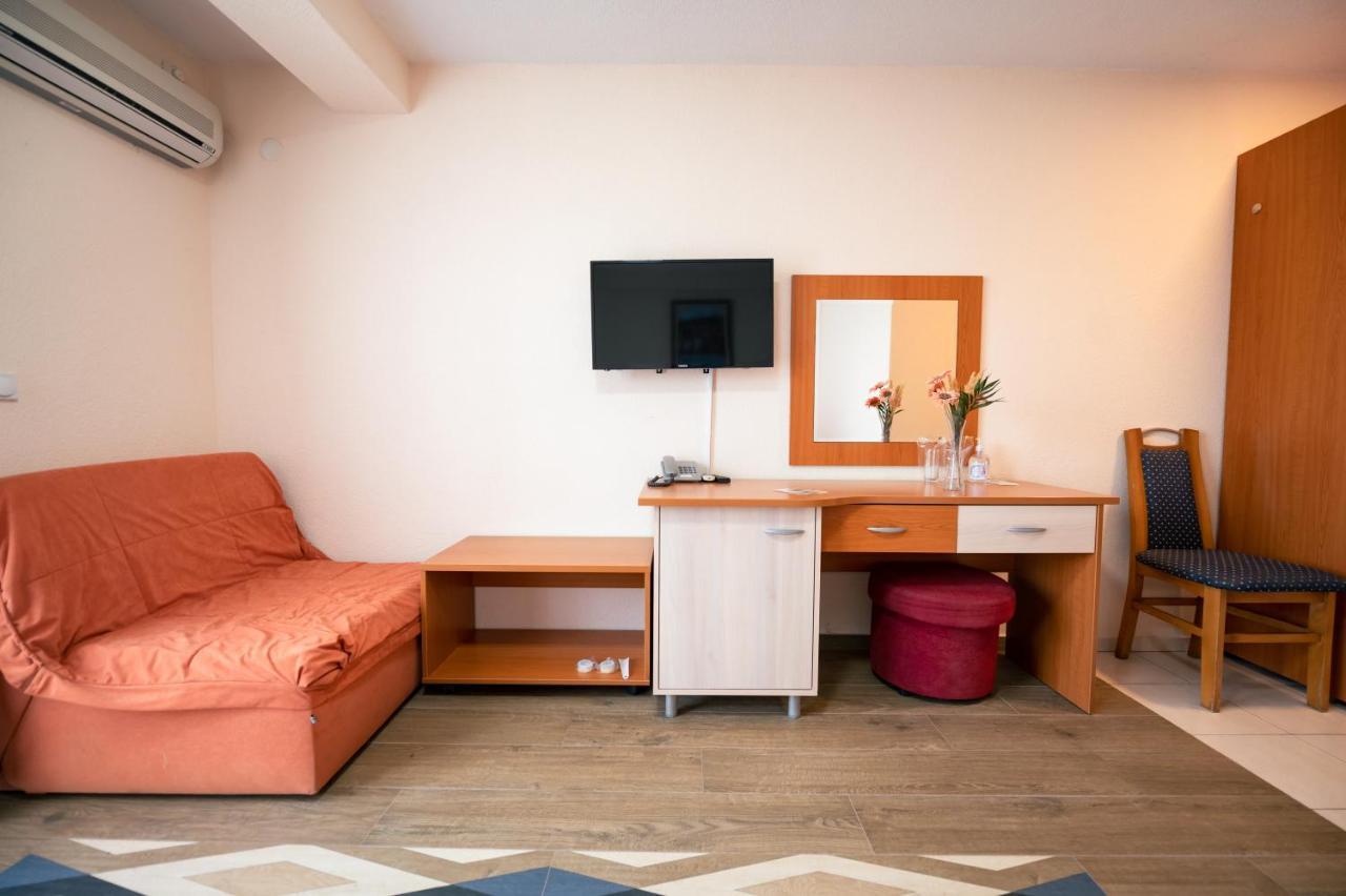Hotel Holiday-M Ohrid Kültér fotó
